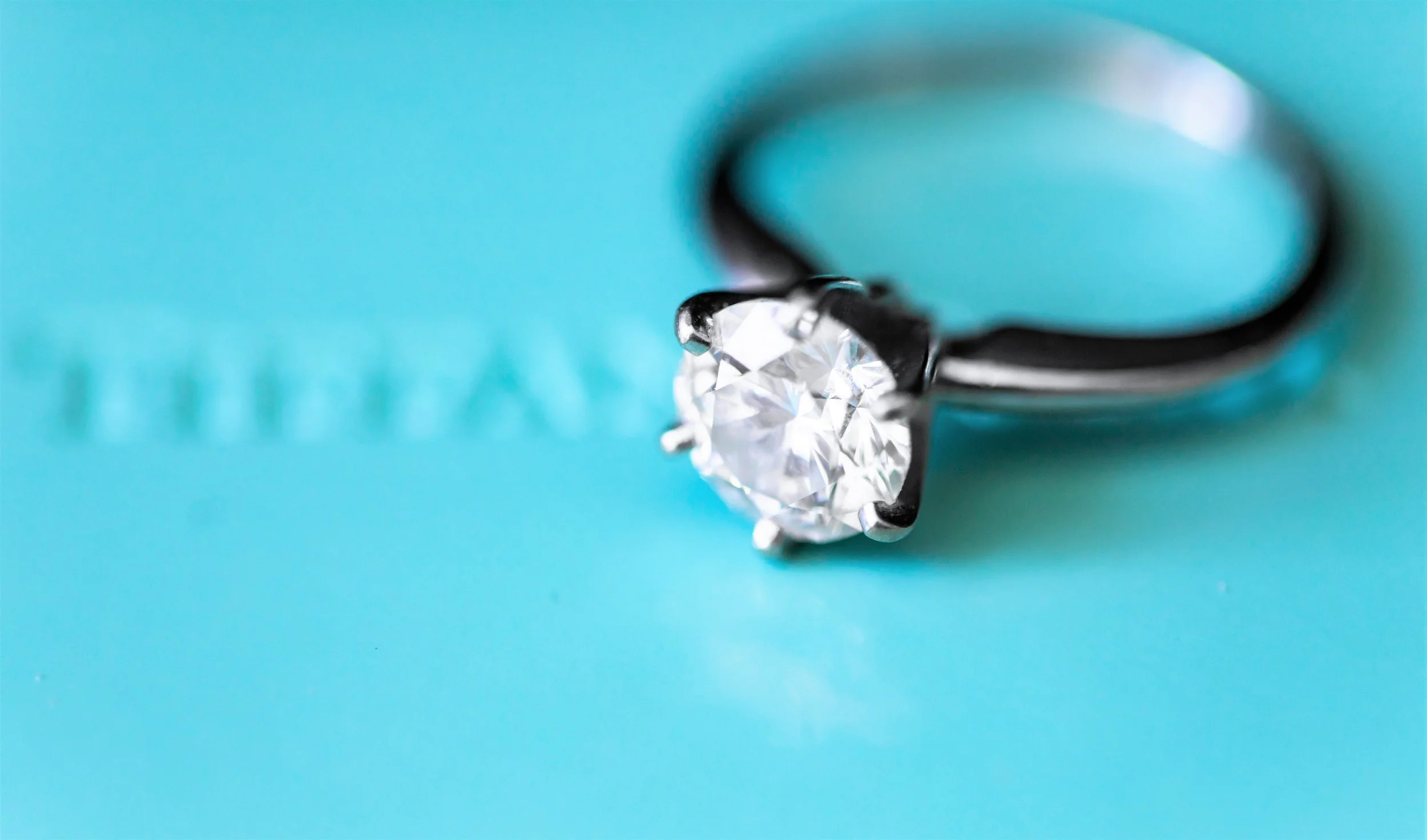 Are Platinum and White Gold the Most Important Part of Engagement Rings Today?