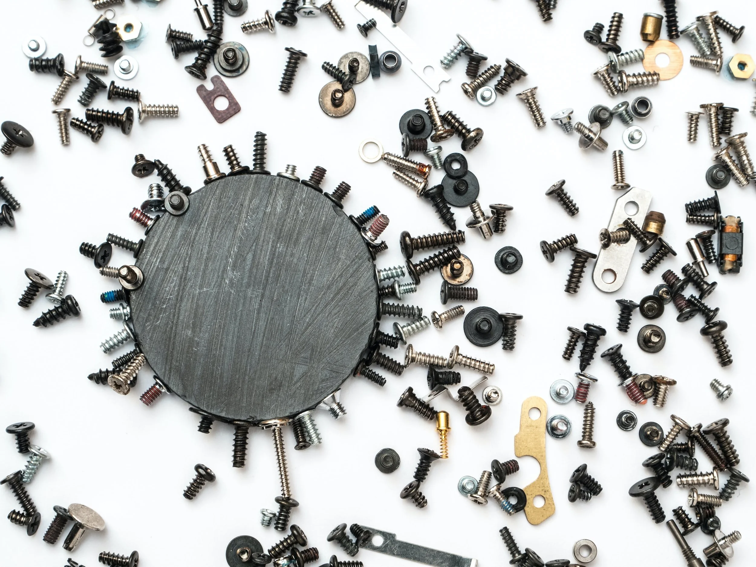 A Magnet Will Not Tell You if Metal Contains Gold, Platinum, or Silver 